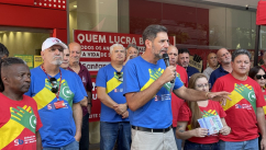 Imagem conteúdo - Ato na agência Savassi do Santander