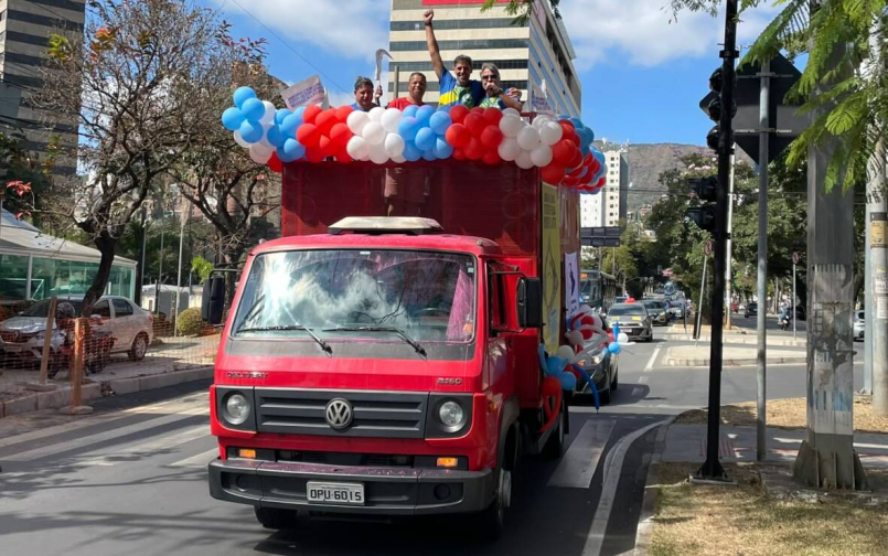 Carreata leva força e união da Campanha Nacional dos Bancários 2026 às ruas de BH
