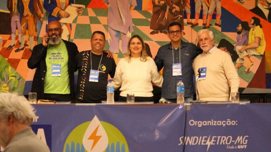 Trabalhadores se levantam contra a privatização da Cemig e da Copasa em Seminário Popular