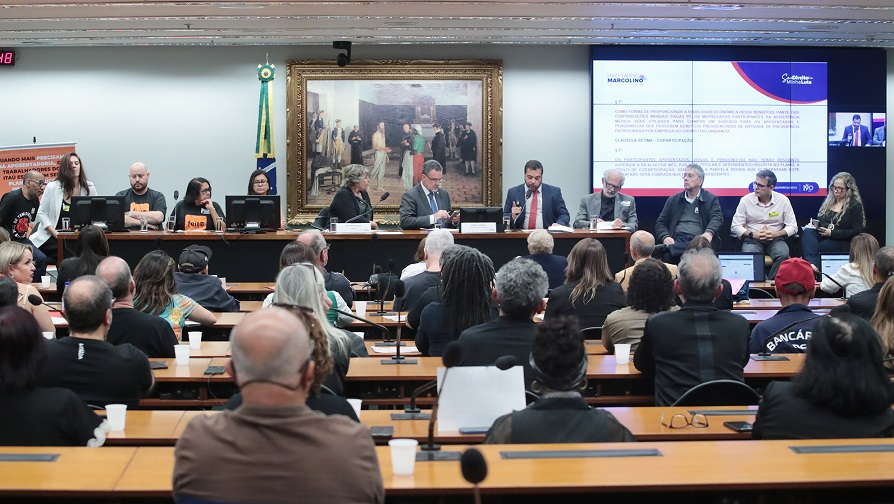 Sindicato participa de audiência sobre o plano de saúde dos aposentados do Itaú na Câmara dos Deputados