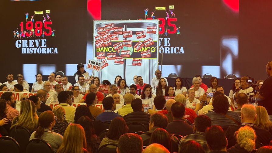Bancários aprovam plano de lutas em defesa da soberania e do emprego