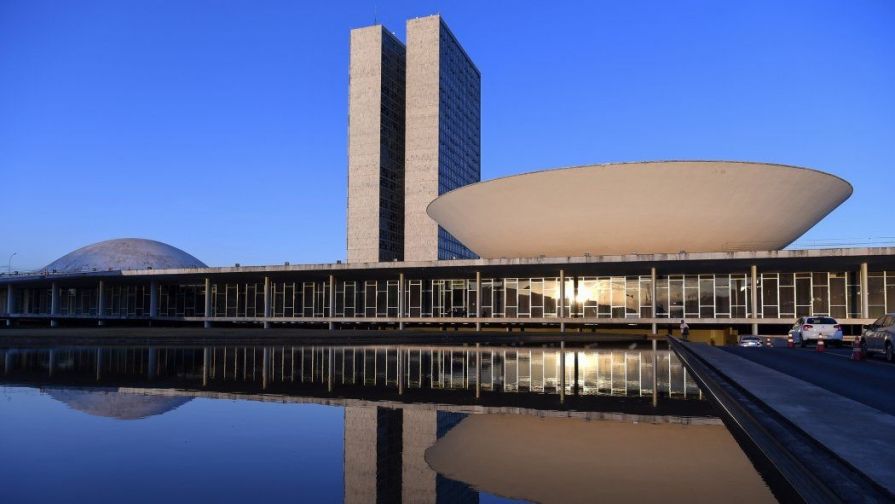 Vitória: Câmara aprova projeto que prevê licença menstrual de até dois dias