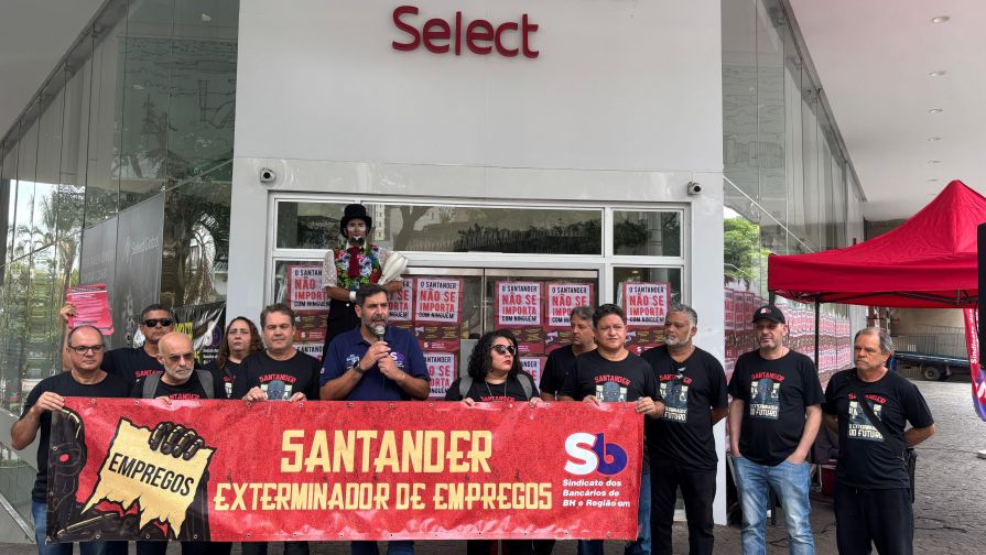 Sindicato promove ato e paralisações por condições dignas de trabalho e atendimento no Santander