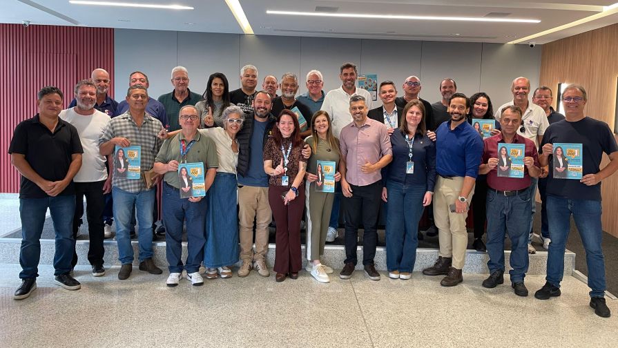 Eleições do CA da CAIXA: Fabiana Uehara visita unidades bancárias para conversar com empregados em BH